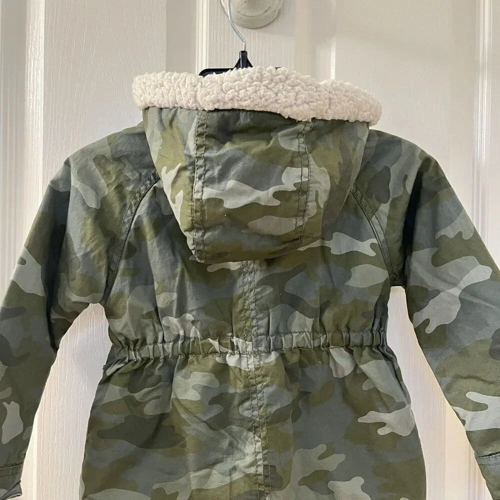 Old Navy Camo Hooded Jacket Floral Butterfly Embroidered Girls Size 4T NWT